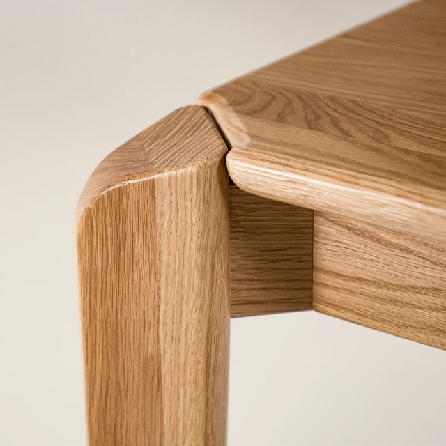Flo-Table-600x1600-4.webp__PID:cd872fe4-2f29-4a8b-985d-d2fa072d6bba