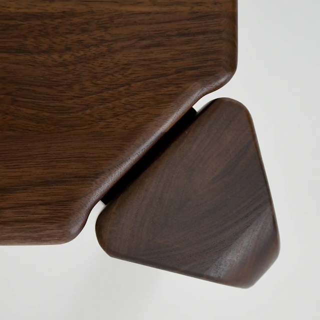 Flo Extendable Table