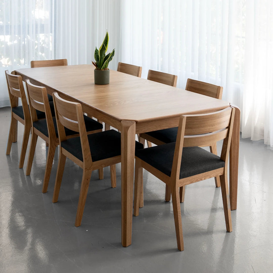 Flo Extendable Table
